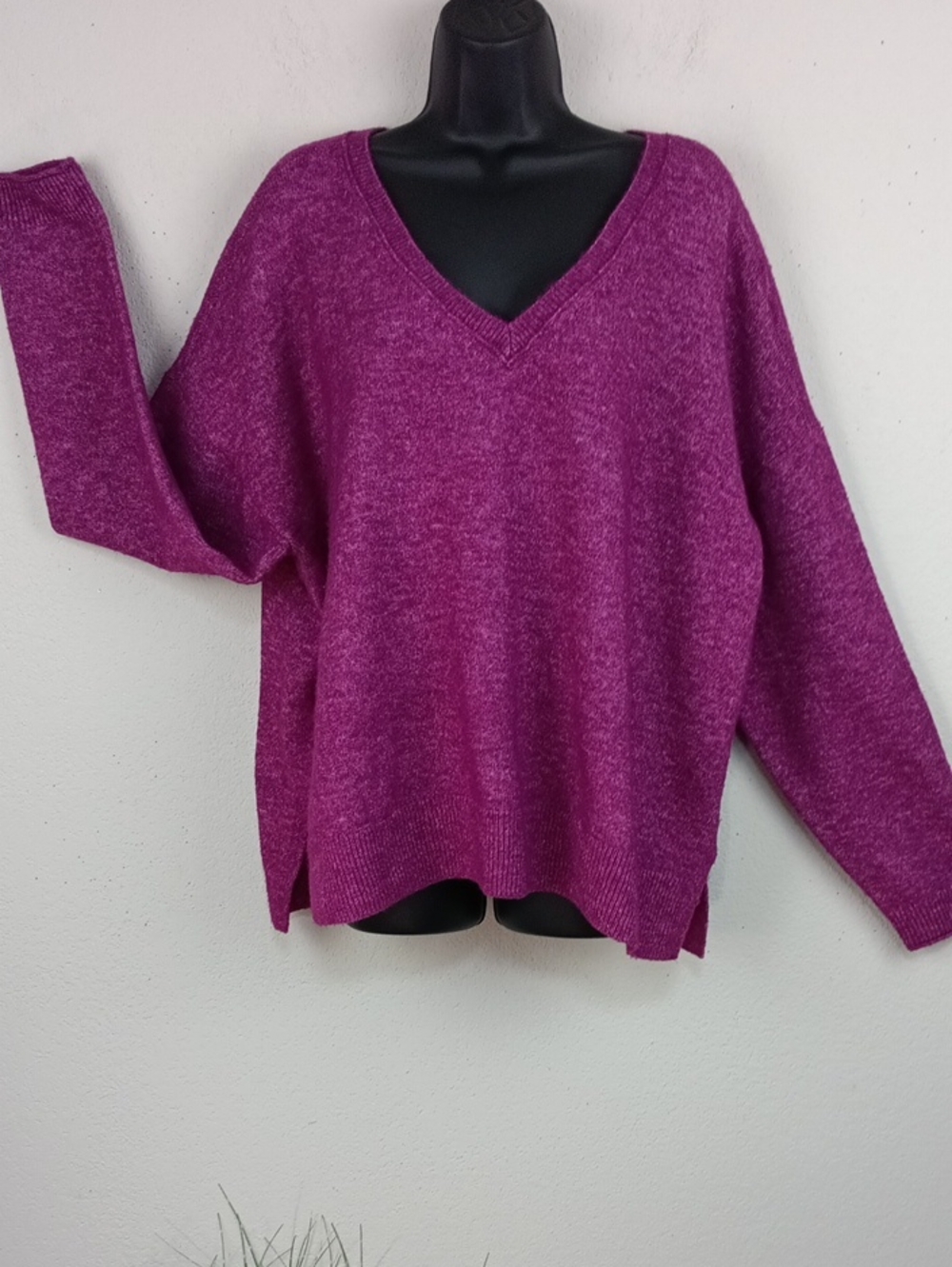 Lucky Brand Boxy Magenta V-Neck Women's Sweater sz L
